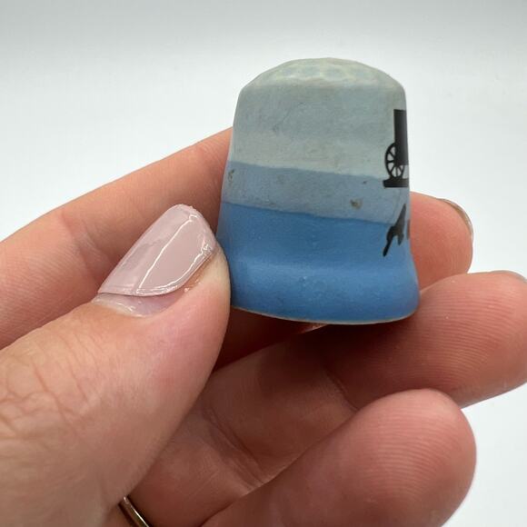 Vintage Amish Country Blue and White Collectible Thimble - Picture 3 of 4